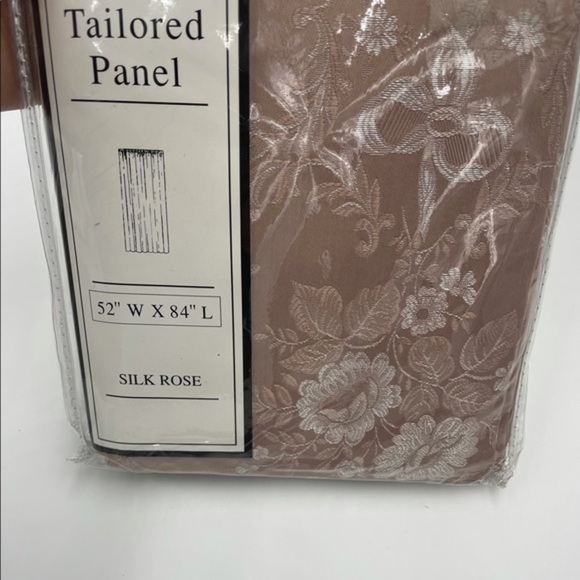 NWT- SILK ROSE Tailored Panel - Picture 2 of 2